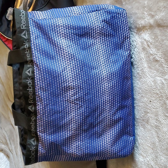 Reebok zippered gym bag - Picture 4 of 8